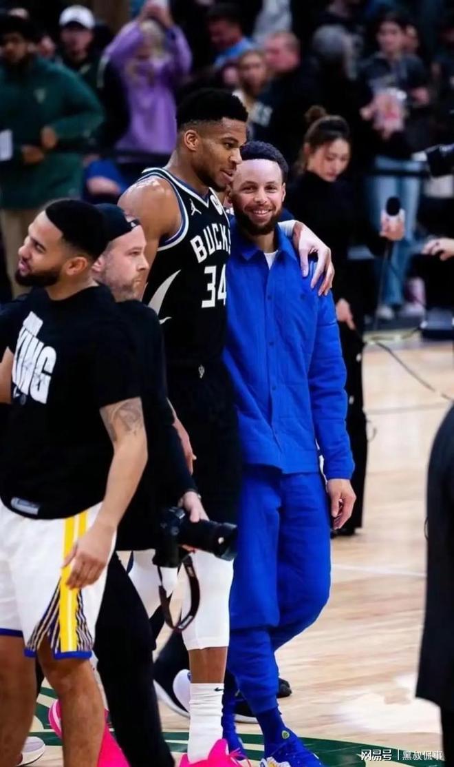 关于库里赛事官方发布关键助攻新规，雄鹿争议不断！的信息